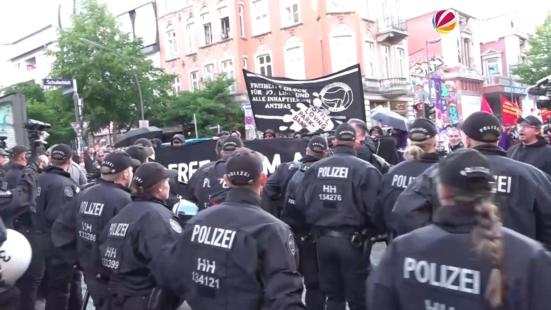Haftstrafe für Lina E.: Proteste und Ausschreitungen in Hamburg
