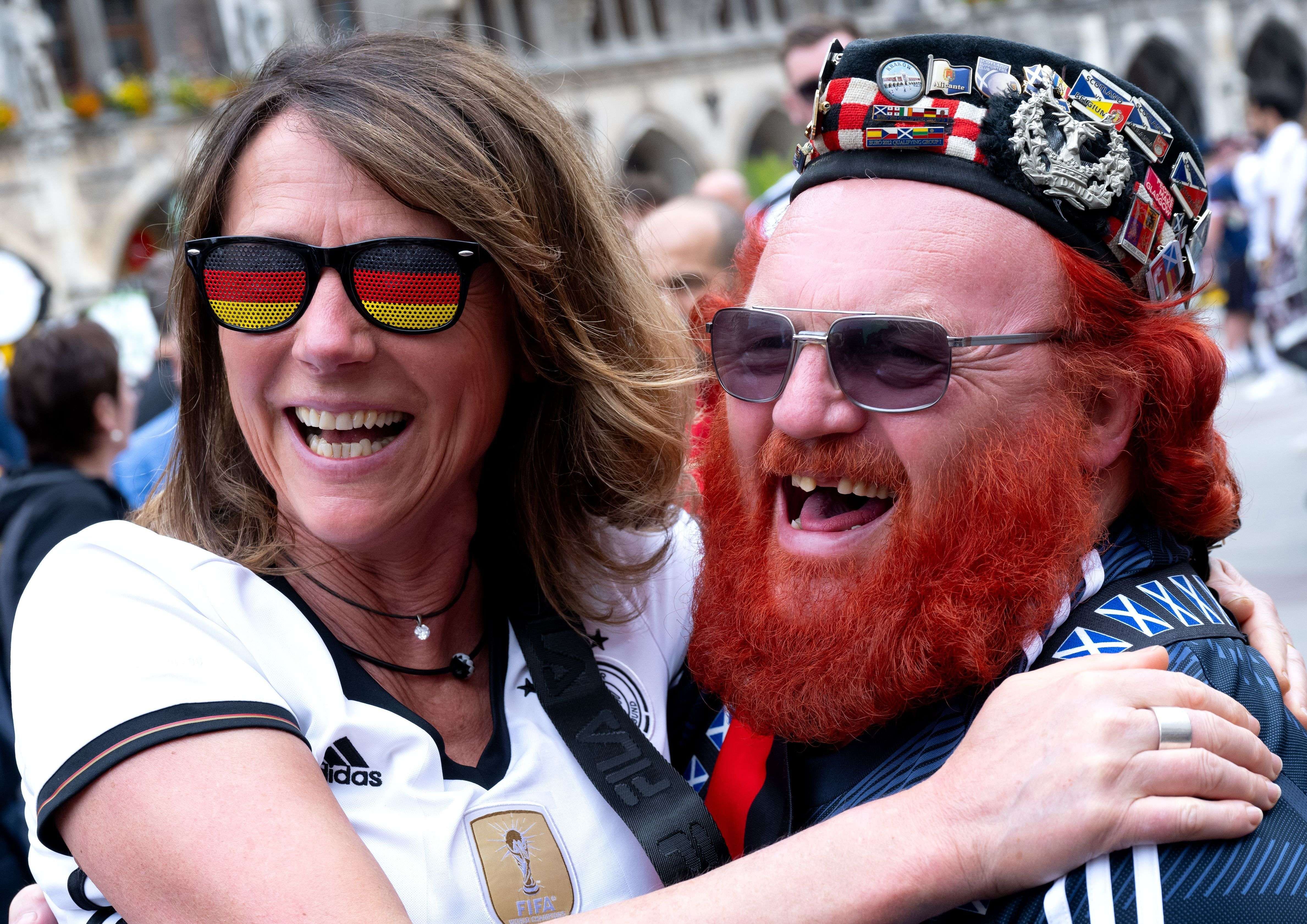 EM-Auftakt: Deutschland besiegt Schottland  