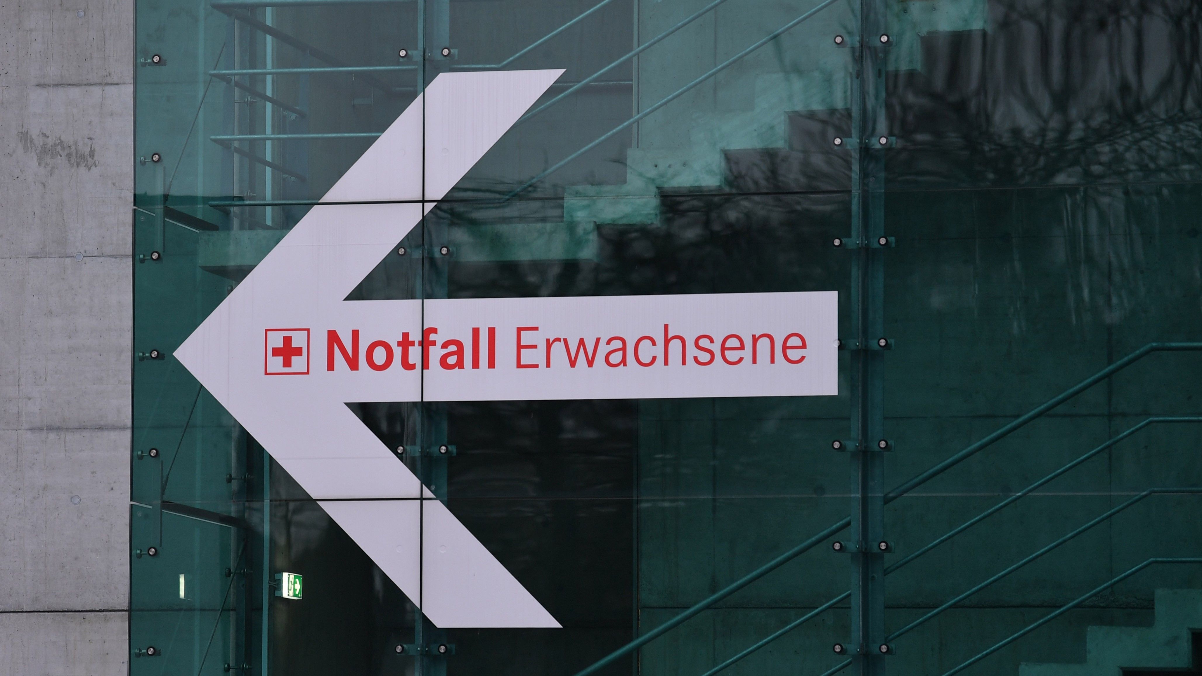 Video: Patienten abgewiesen: Einzelfälle oder Systemversagen?