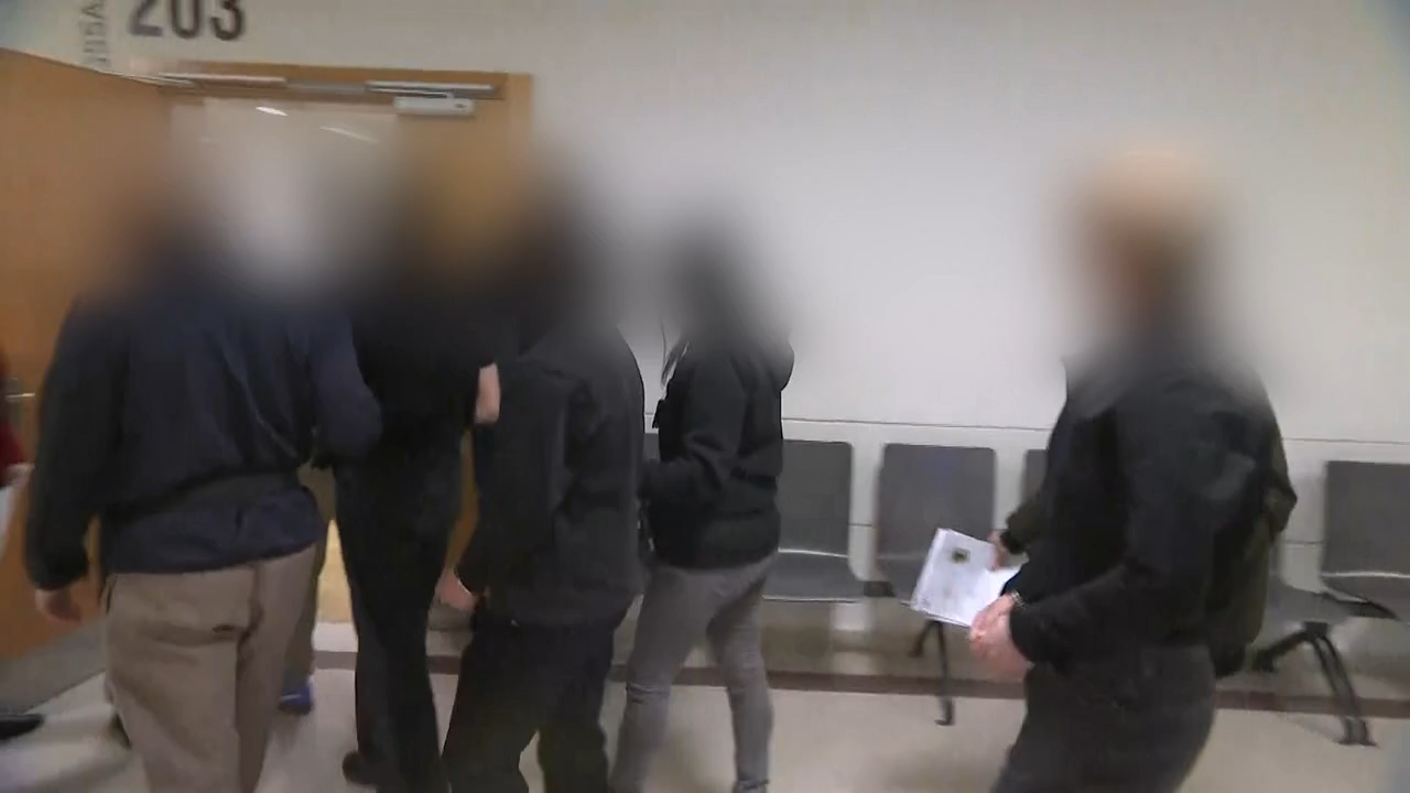 Video: Teenage-Bande terrorisiert Wehrlose